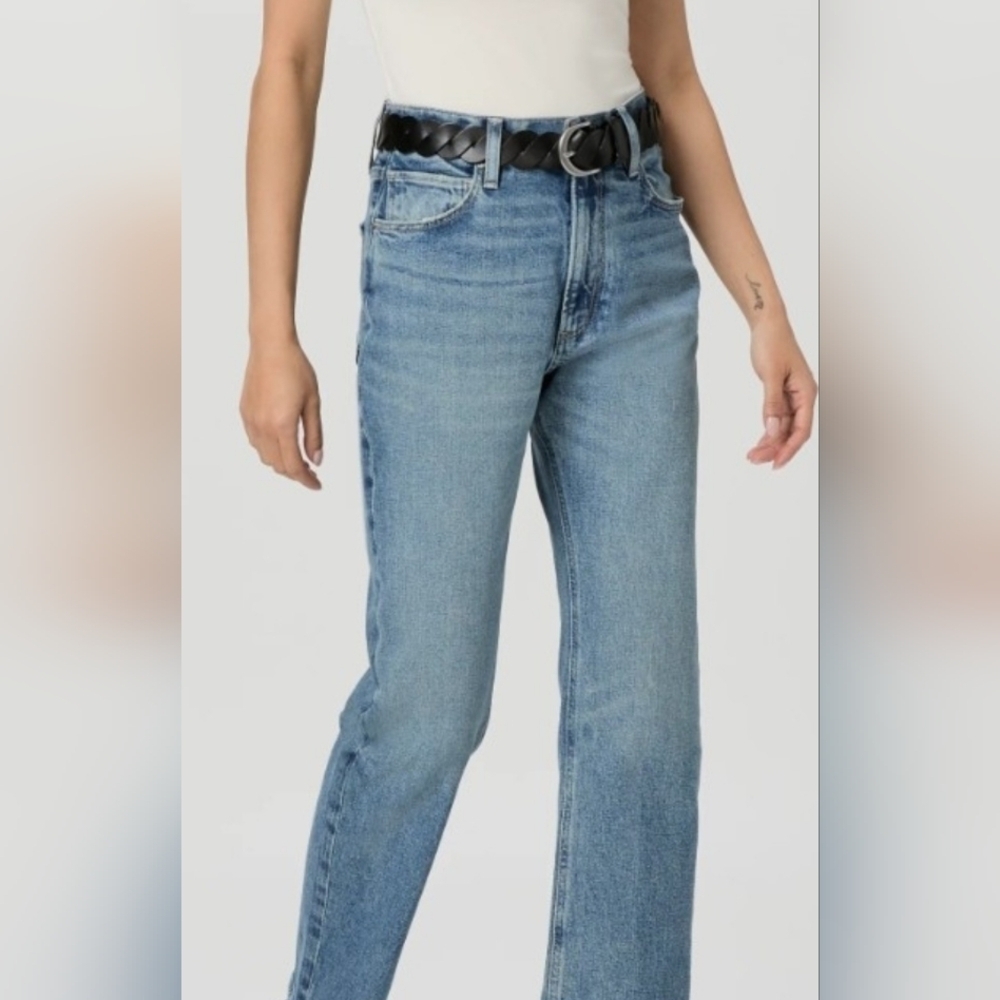 PAIGE Classic Blue Women's Jeans. Size 28